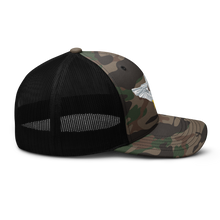 Load image into Gallery viewer, Camouflage trucker hat - Vietnam - Vietnam Airborne Qualification Badge X 300
