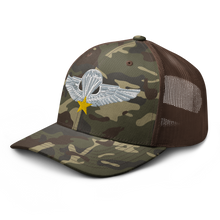 Load image into Gallery viewer, Camouflage trucker hat - Vietnam - Vietnam Airborne Qualification Badge X 300
