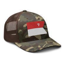 Load image into Gallery viewer, Camouflage trucker hat - Army - 7th Cavalry Guidon X 300
