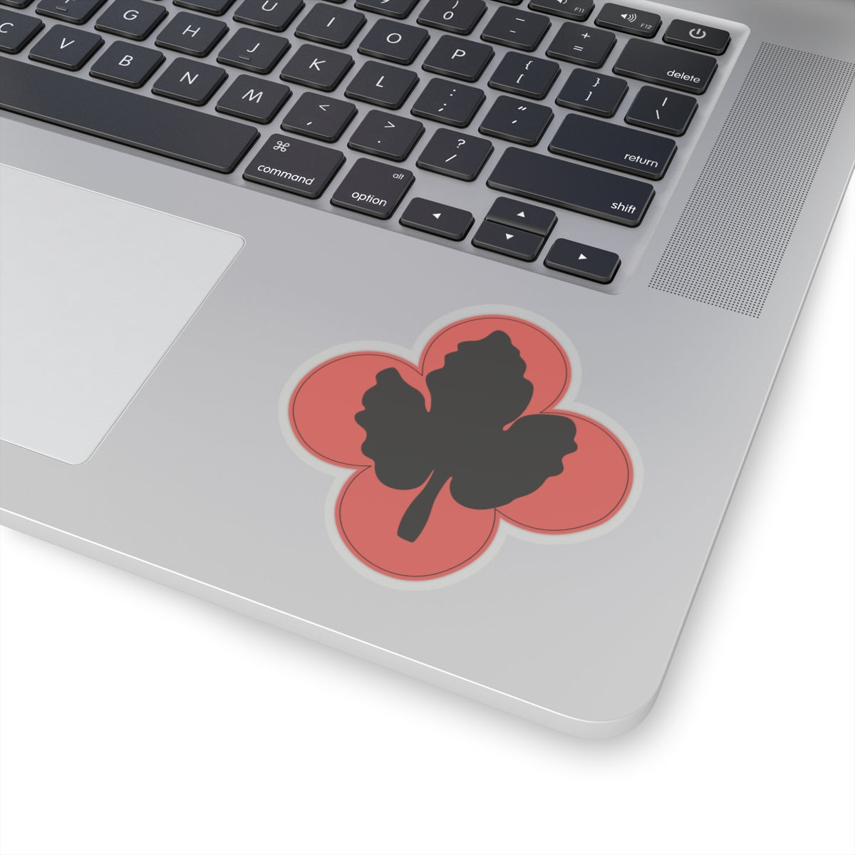 A kiss-Cut Stickers depicting The 43rd Infantry Division was a U.S. Army National Guard unit with elements primarily from Connecticut, Vermont, Rhode Island, and Maine. Its shoulder sleeve insignia (SSI) features a red circle with a gold winged victory emblem, symbolizing strength, speed, and honor.